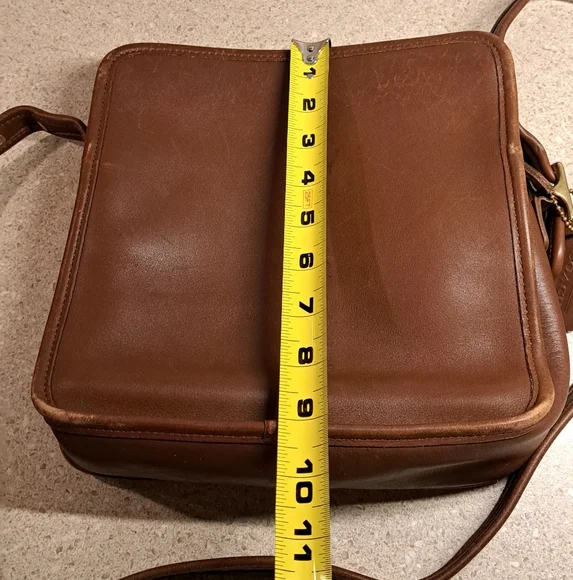 Vintage Coach Cognac Brown Leather Crossbody Bag - Picture 4 of 16